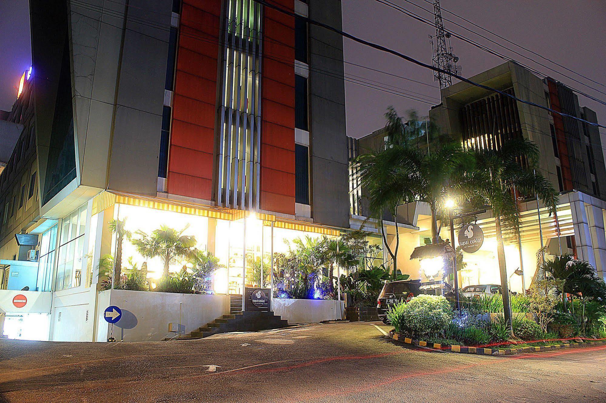Hotel Zen Premium Setrawangi Raya Bandung Exteriér fotografie