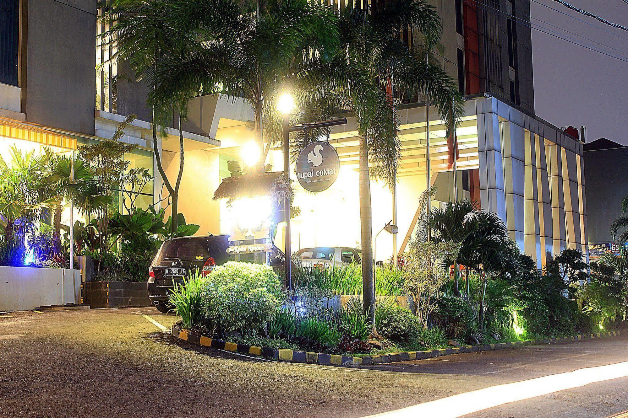 Hotel Zen Premium Setrawangi Raya Bandung Exteriér fotografie