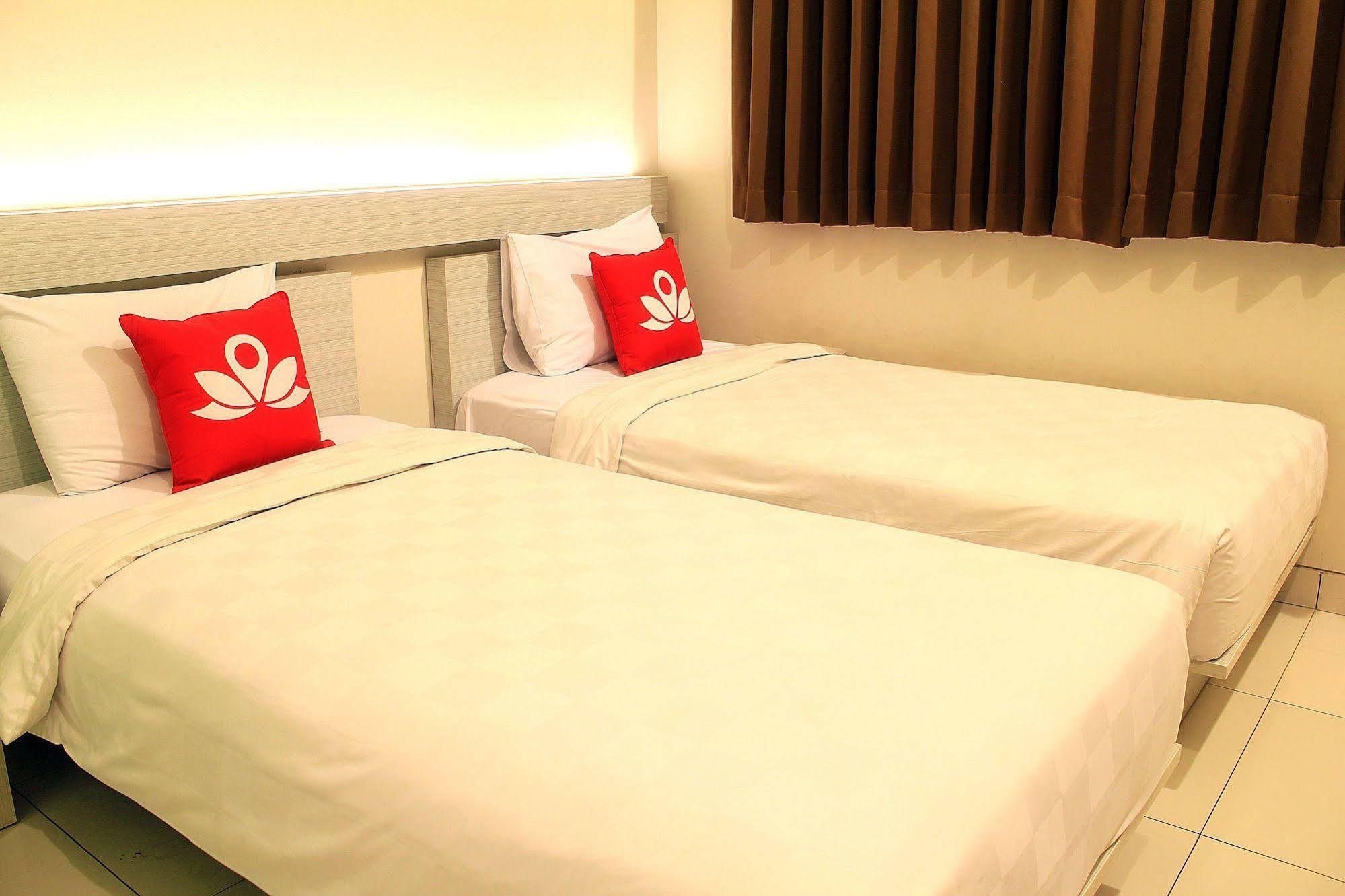 Hotel Zen Premium Setrawangi Raya Bandung Exteriér fotografie