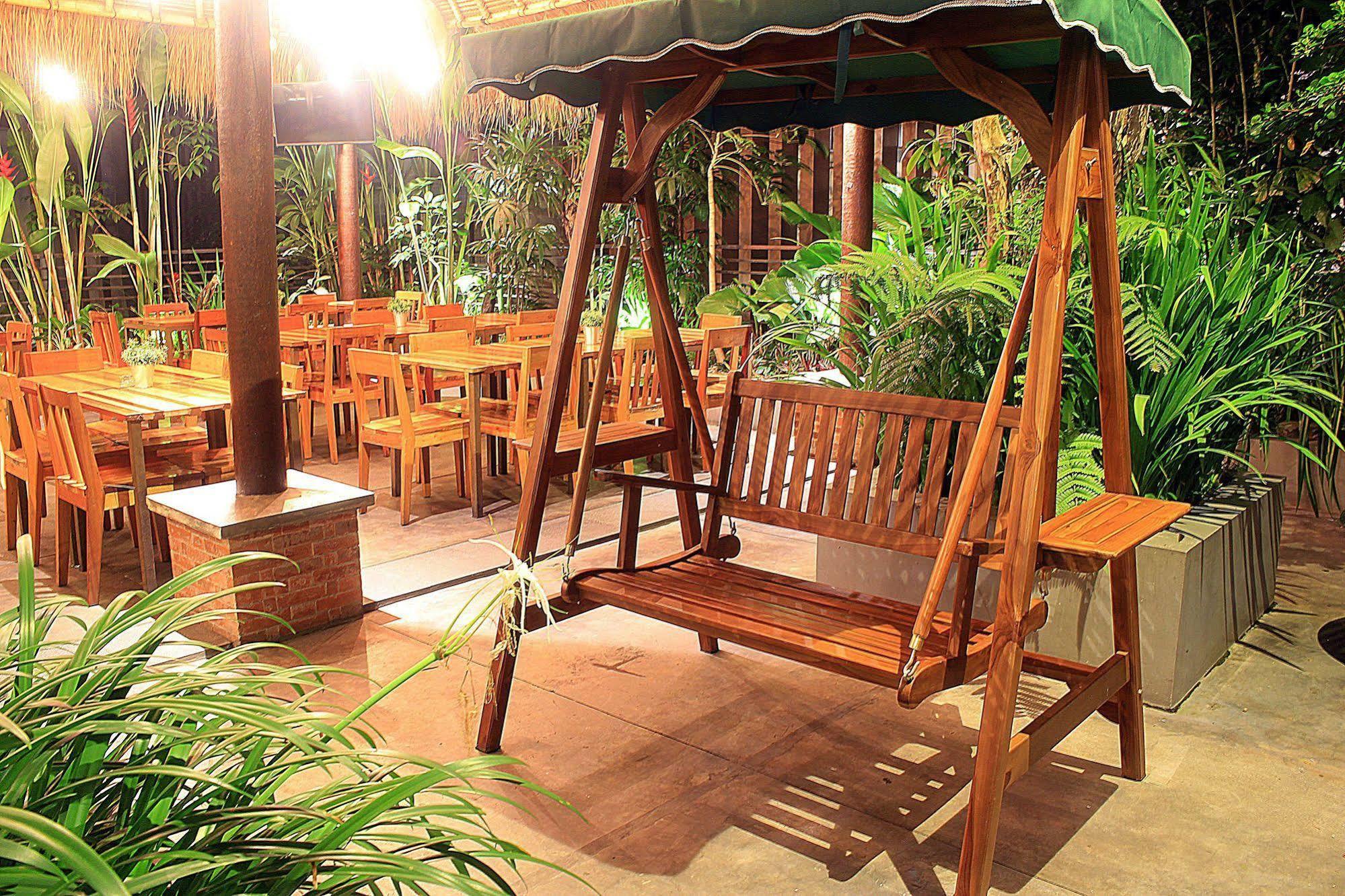Hotel Zen Premium Setrawangi Raya Bandung Exteriér fotografie